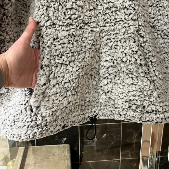 Pink Victoria’s Secret blouse, size M, like new construction. - Picture 3 of 6